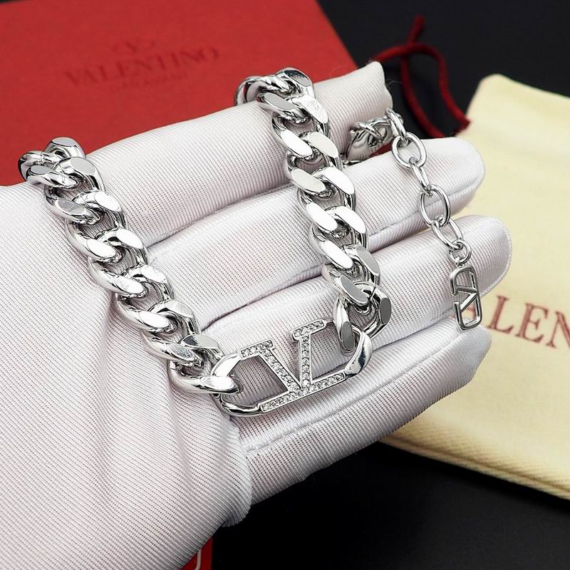 Valentino necklace 11lyx5 (5)