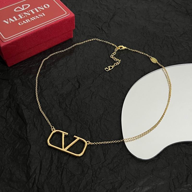 Valentino necklace 11lyx6 (2)
