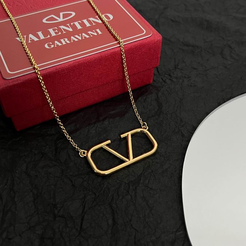 Valentino necklace 11lyx6 (3)