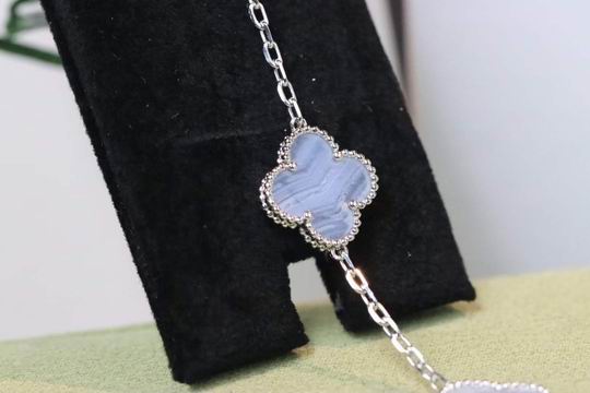 Van Cleef & Arpels bracelet04 (5)