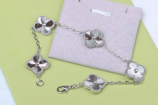 Van Cleef & Arpels bracelet05 (2)