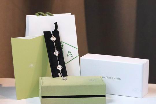 Van Cleef & Arpels bracelet05 (6)