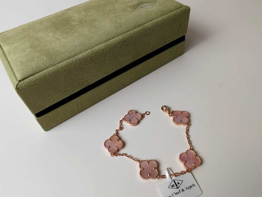 Van Cleef & Arpels bracelet16 (15)