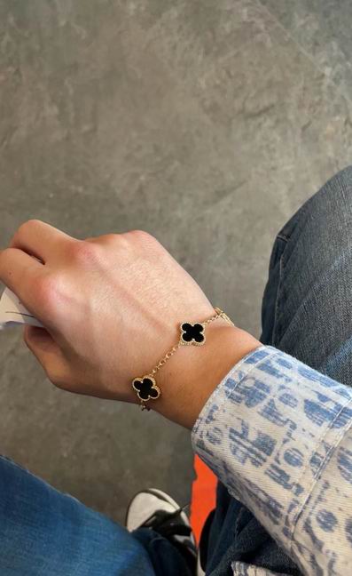 Van Cleef & Arpels bracelet16 (18)