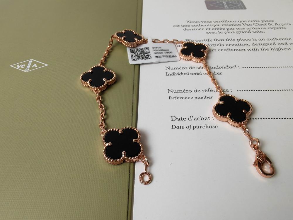 Van Cleef & Arpels bracelet16 (22)
