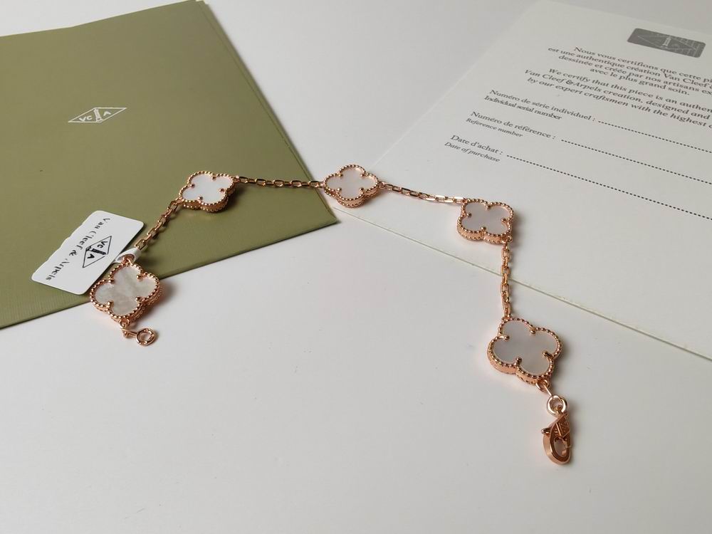Van Cleef & Arpels bracelet16 (27)