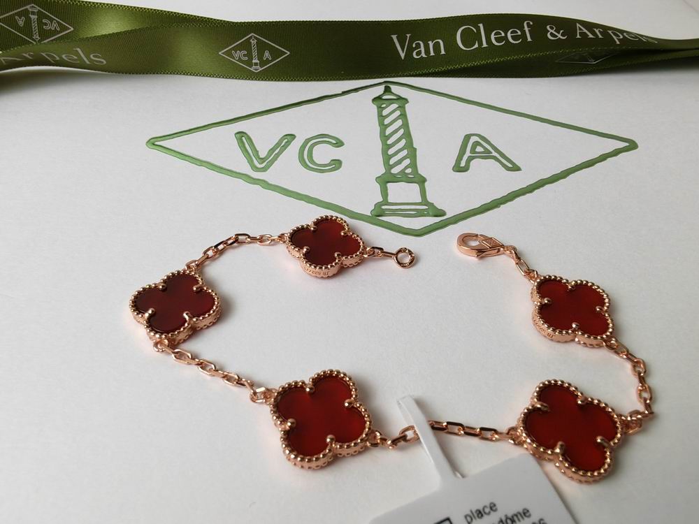 Van Cleef & Arpels bracelet16 (35)