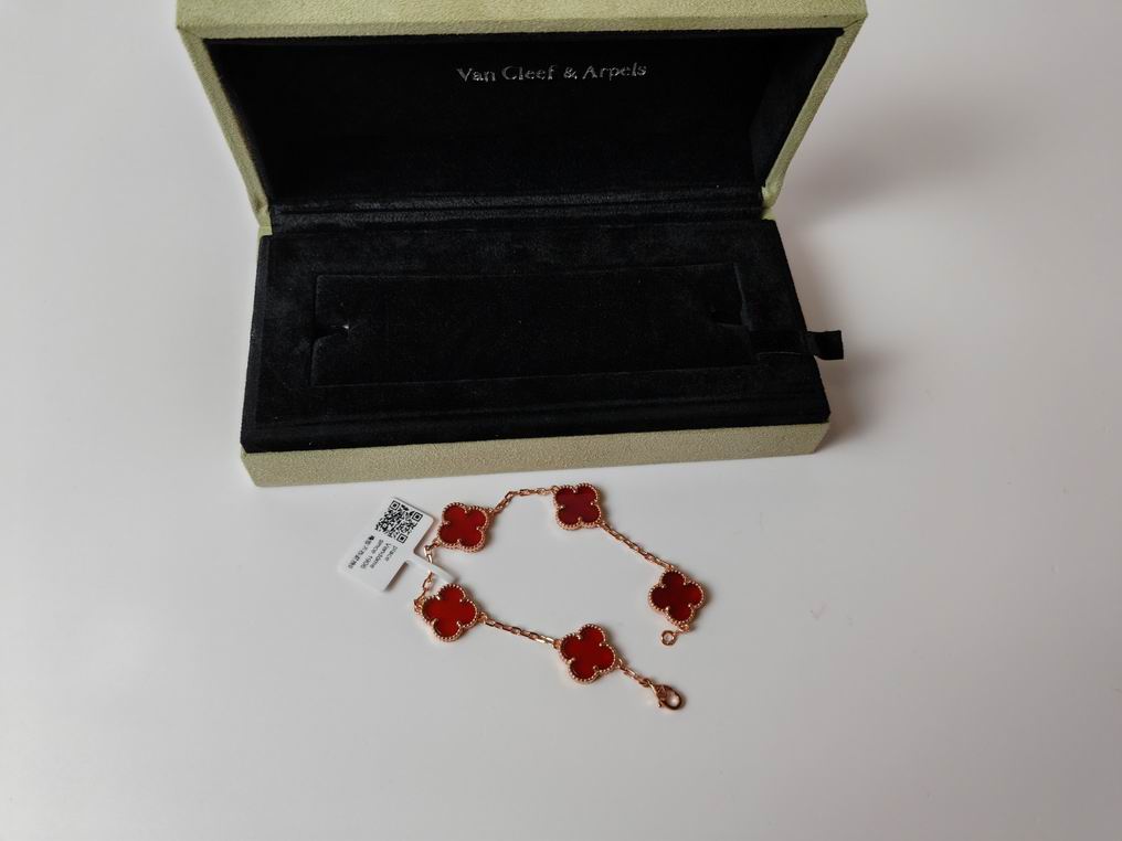 Van Cleef & Arpels bracelet16 (37)