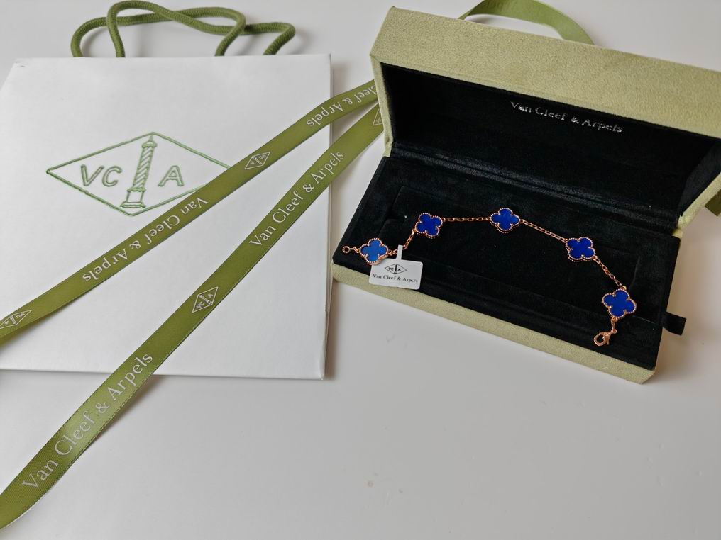 Van Cleef & Arpels bracelet16 (41)