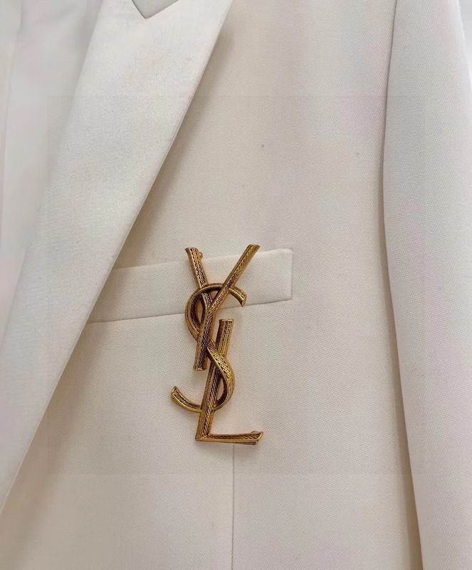 YSL Brooch 9lyr8 (3)