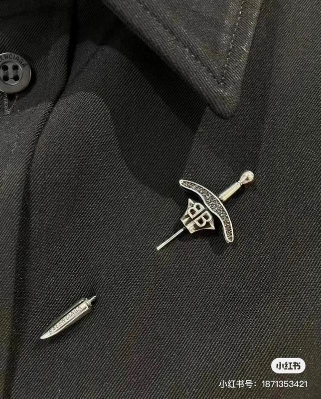 Balenciaga Brooch 05lyr01 (3)