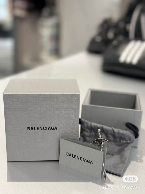 Balenciaga Brooch 05lyr01 (5)