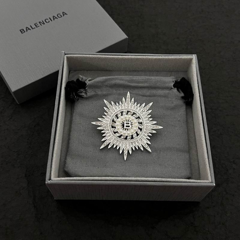 Balenciaga Brooch 05lyr03 (1)