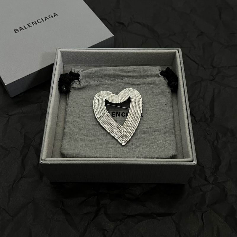 Balenciaga Brooch 05lyr07 (2)