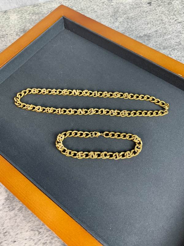 Balenciaga Suits 05lyr03 (7)