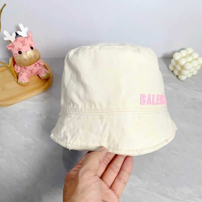 Balenciaga hat dx (3)