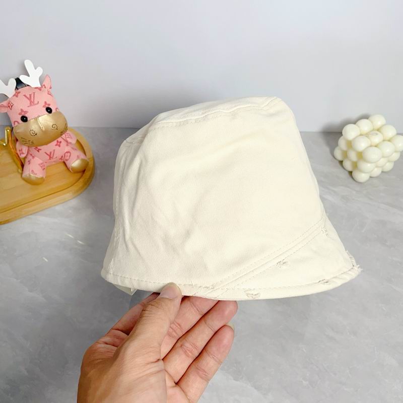 Balenciaga hat dx (4)