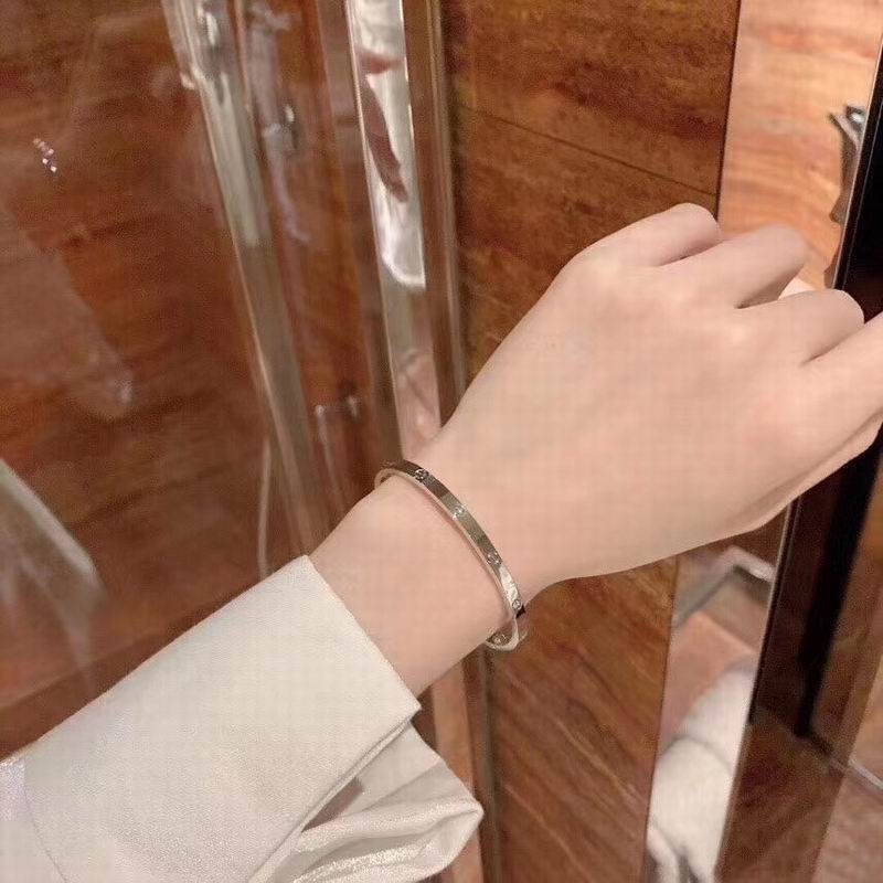 Cartier bracelet 03lyx97 (2)