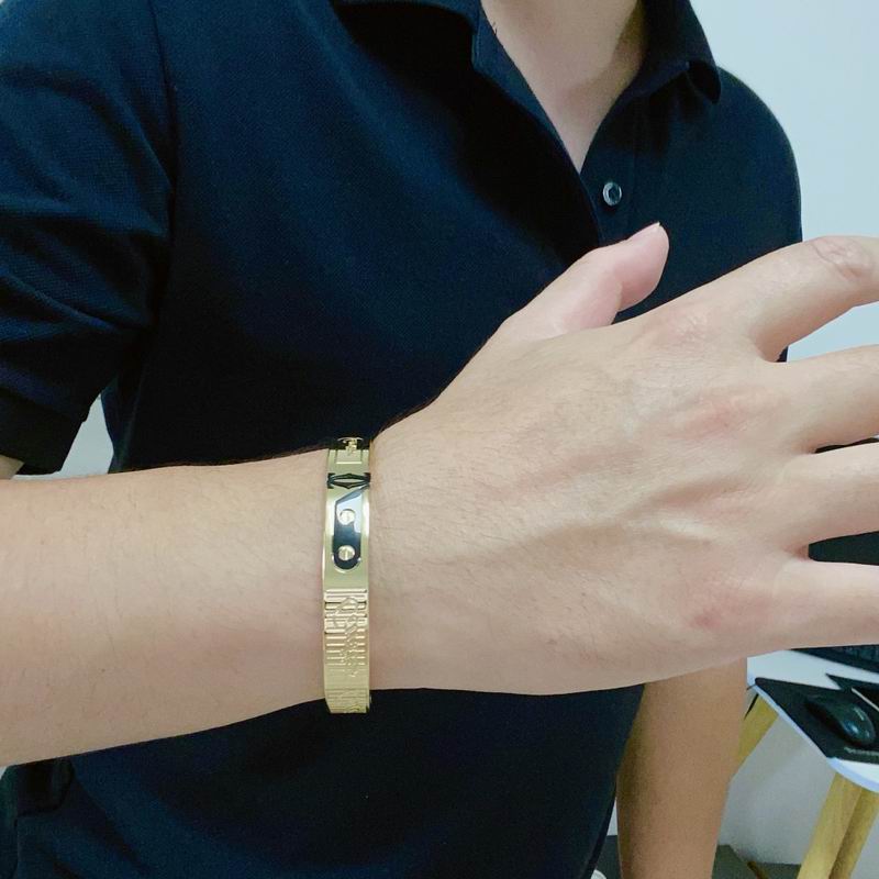 Cartier bracelet 06lyx143 (3)