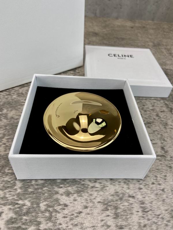 Celine Brooch 05lyr06 (2)