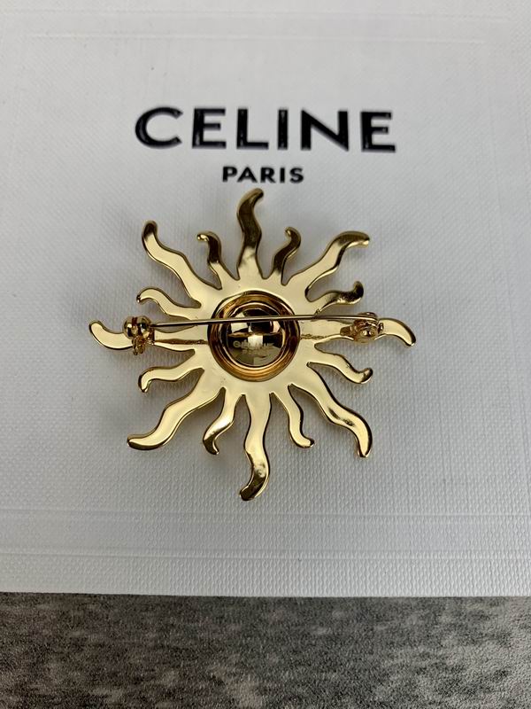 Celine Brooch 05lyr07 (8)