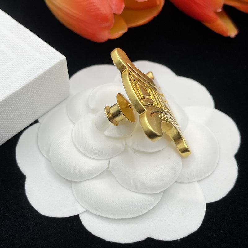 Celine Brooch 06lyr08 (11)