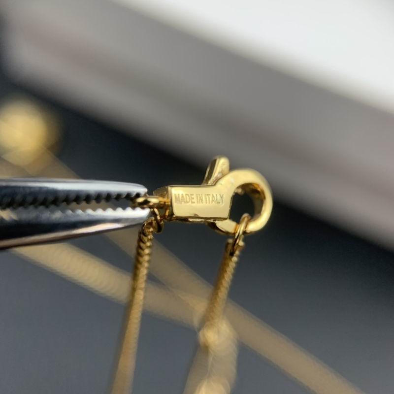 Celine Necklace 05lyr114 (8)