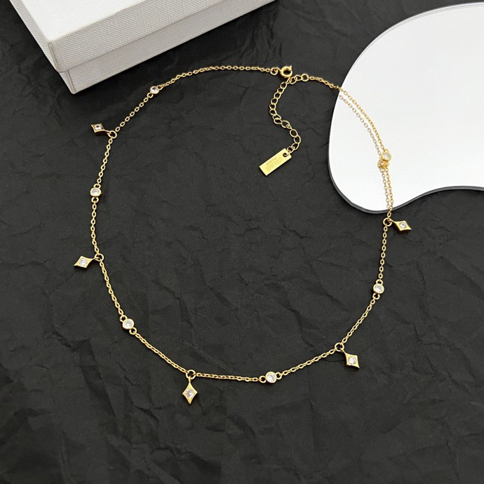 Celine Necklace 05lyr90 (3)