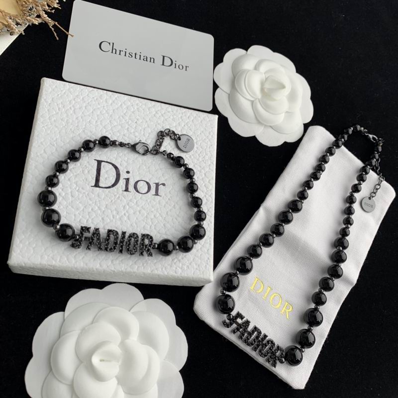 Dior Suits 04lyr42 (2)