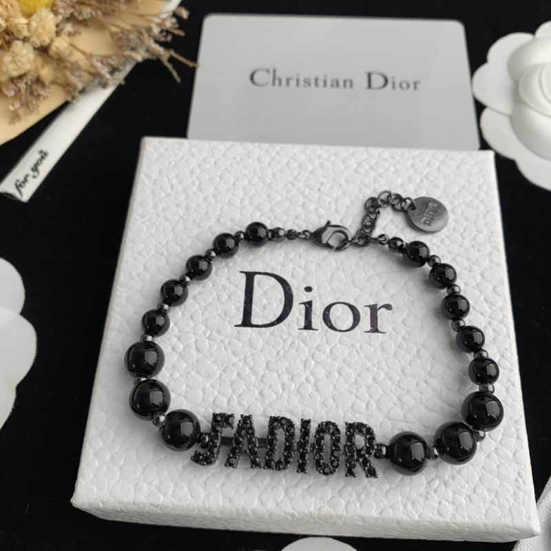 Dior Suits 04lyr42 (3)