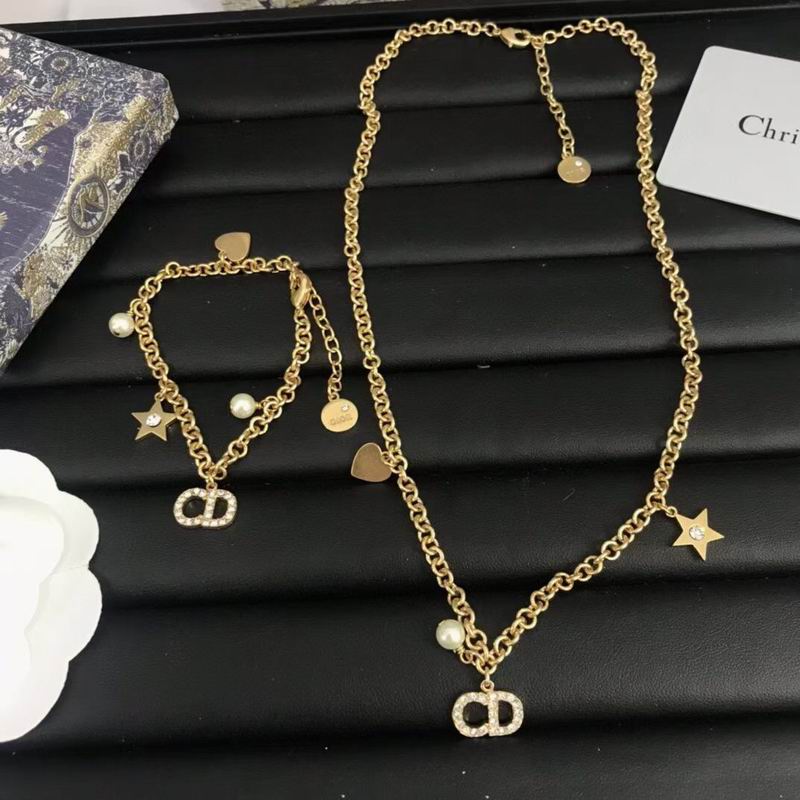 Dior Suits 04lyr47 (2)