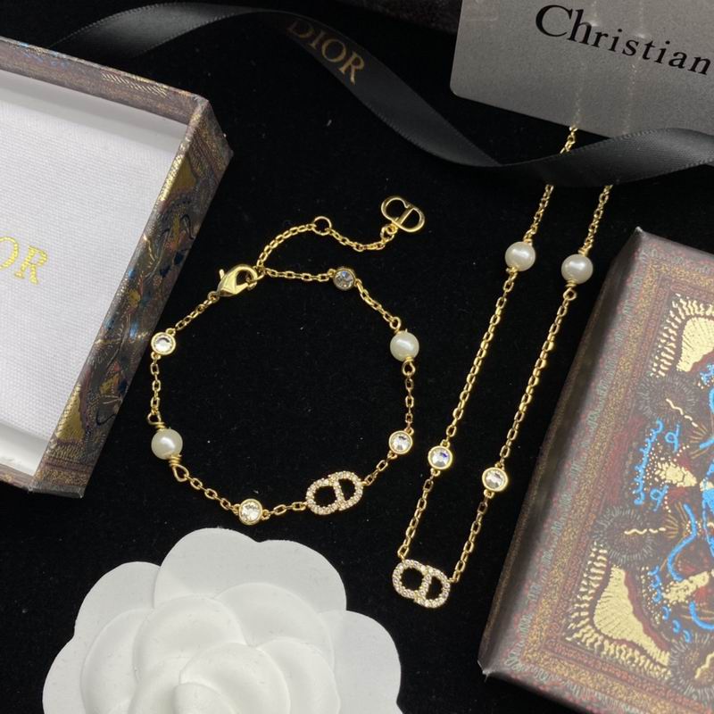 Dior Suits 04lyr49 (1)