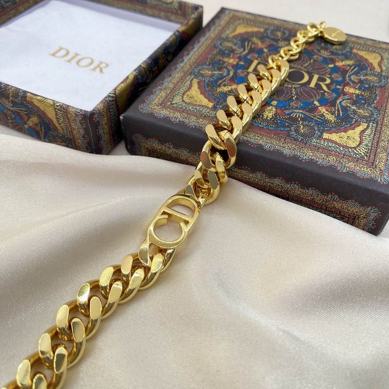 Dior Suits 04lyr58 (4)