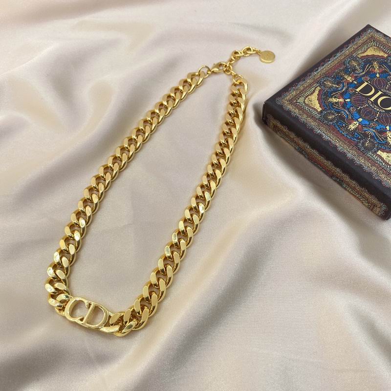 Dior Suits 04lyr59 (5)