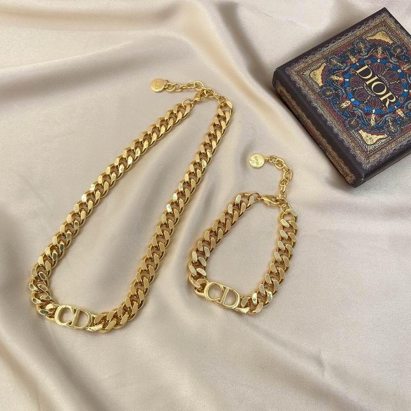 Dior Suits 04lyr60 (5)