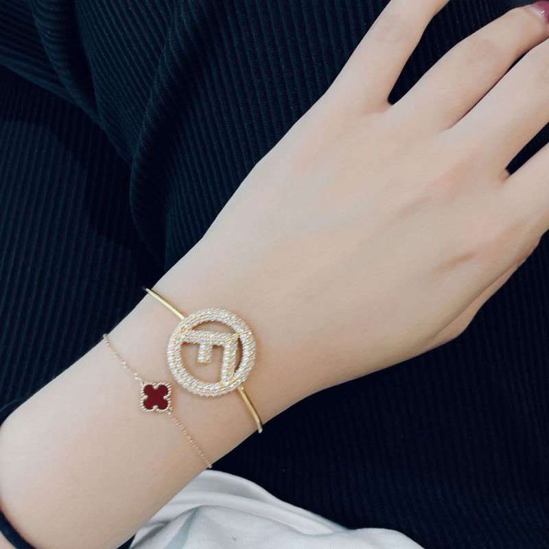 Fendi bracelet 04lyx46 (2)