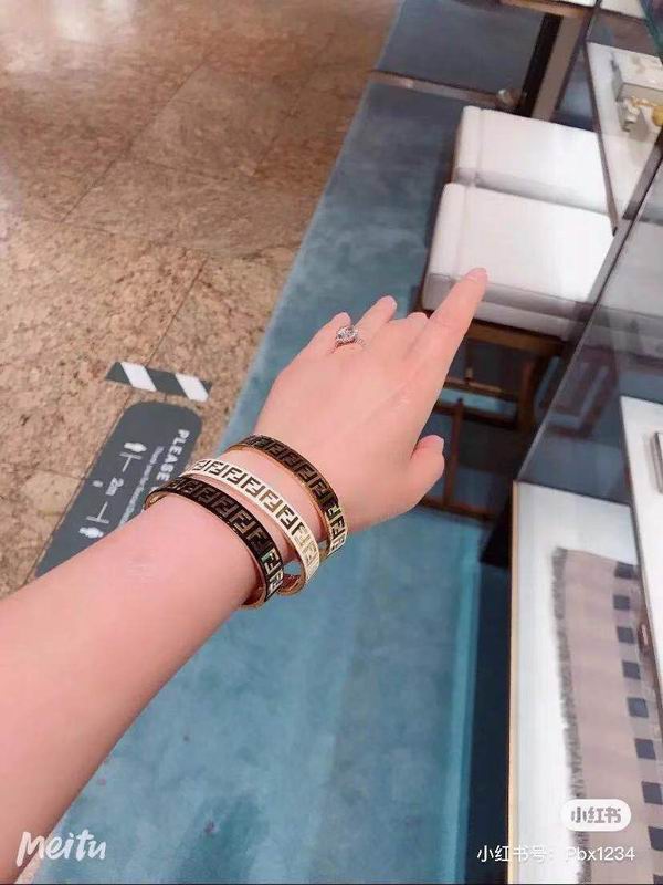 Fendi bracelet 04lyx70 (1)