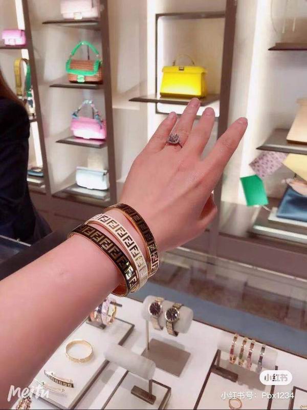 Fendi bracelet 04lyx70 (3)