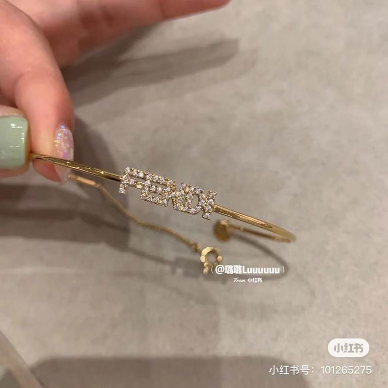 Fendi bracelet 05lyx74 (3)