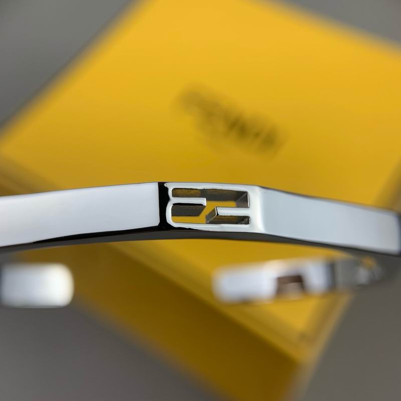 Fendi bracelet 05lyx76 (7)