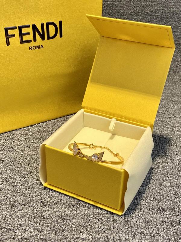 Fendi bracelet 05lyx80 (1)