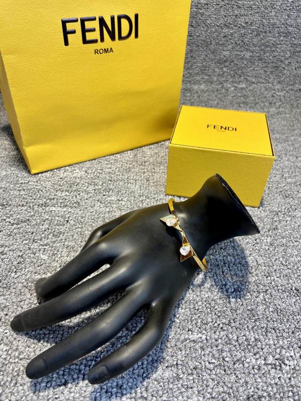 Fendi bracelet 05lyx80 (9)