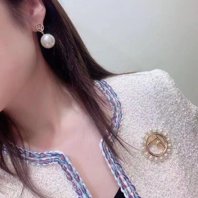 Fendi brooch 05lyx8 (2)