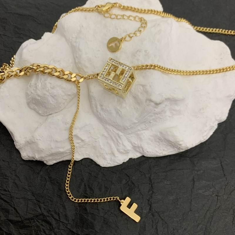 Fendi necklace 05lyx54 (4)