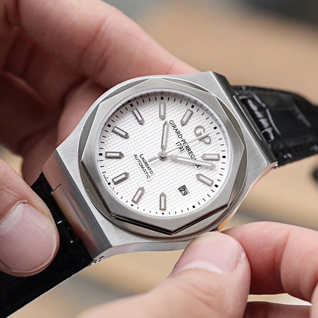 Girard Perregaux 42X10.8mm 36 (1)