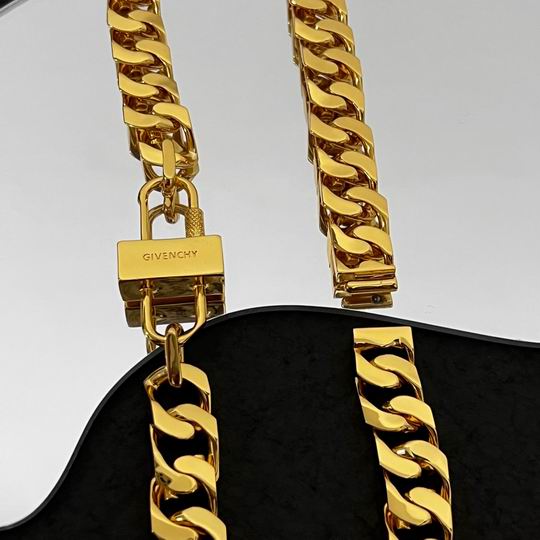 Givenchy necklace 05lyh10 (6)