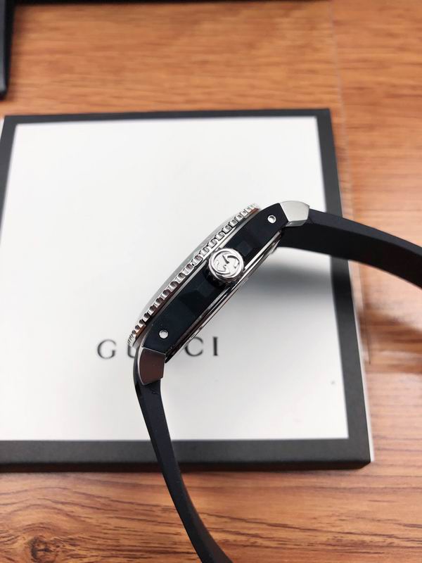 Gucci 40mm 27 (18)