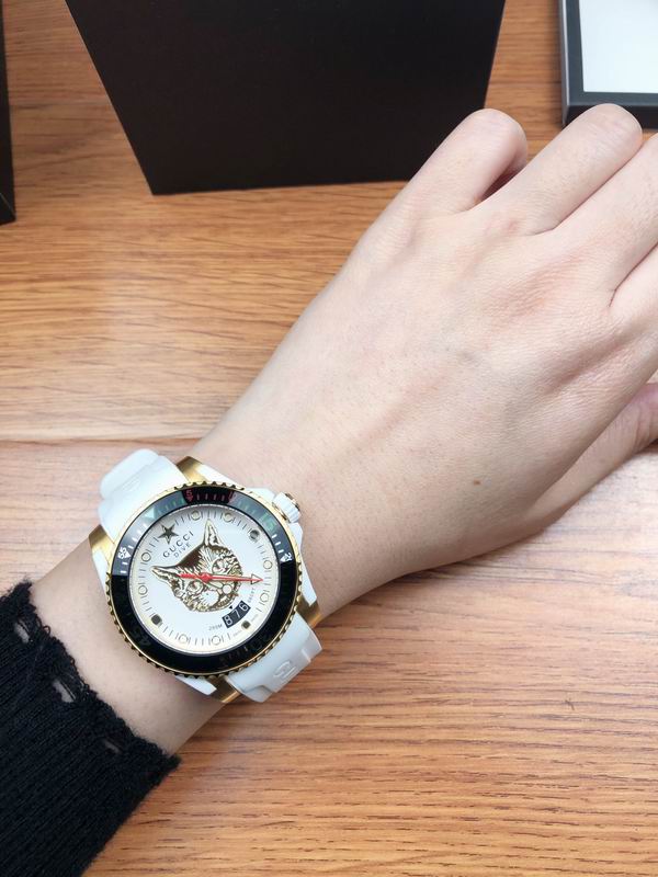 Gucci 40mm 27 (20)