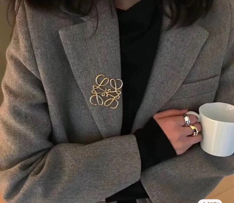 Loewe brooch 03lyx18 (4)