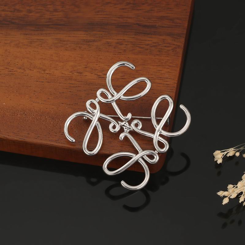 Loewe brooch 03lyx18 (8)
